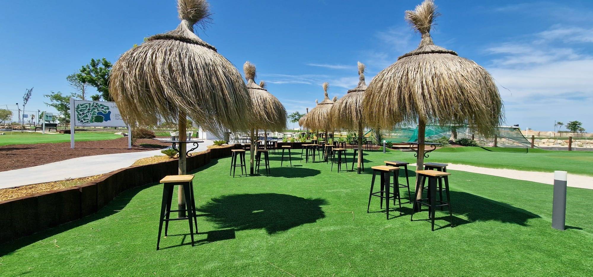 Discover luxury living in this exceptional villa in Murcia's Rosalar. Spanning 210 m², this spacious home features 3 bedrooms and 3 bathrooms, perfect for families. Enjoy modern amenities and a tranquil outdoor oasis ideal for relaxation and entertainment. With over 20 years of real estate expertise, our team offers free property valuations and market insights to guide you. Don't miss the chance to make this stunning villa your dream home—contact us today!